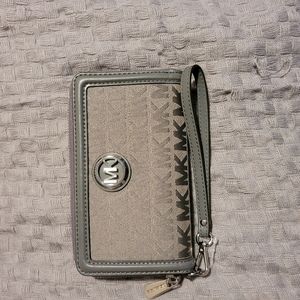 Michael Kors Wristlet